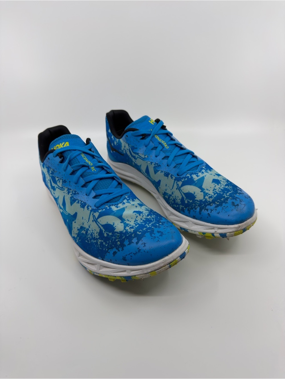 Hoka Crescendo XC racing shoes in the "Diva Blue / Evening Primrose" SZ 10.5